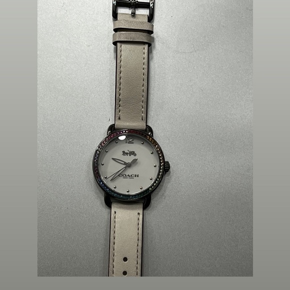 Coach watch! - Picture 2 of 8